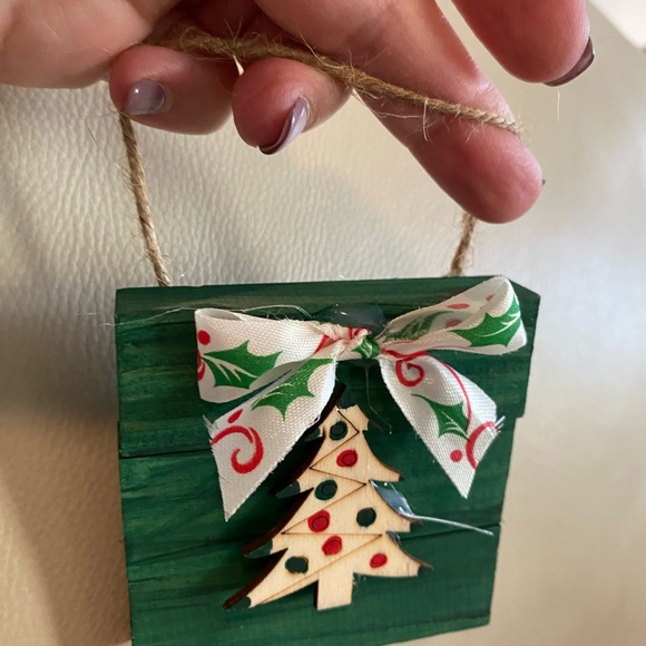 Set of 12 handmade ornaments - Picture 2 of 3